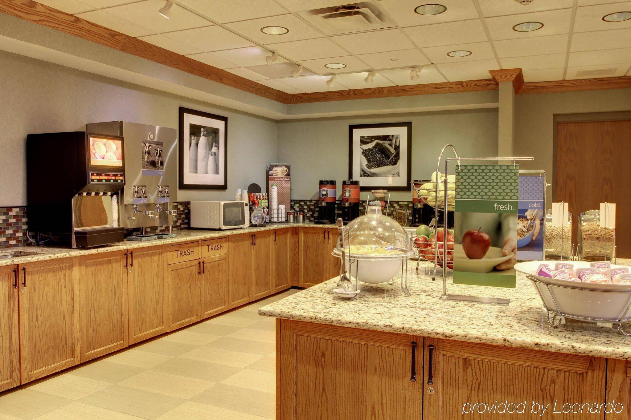 Hampton Inn & Suites Chicago/Орора Экстерьер фото