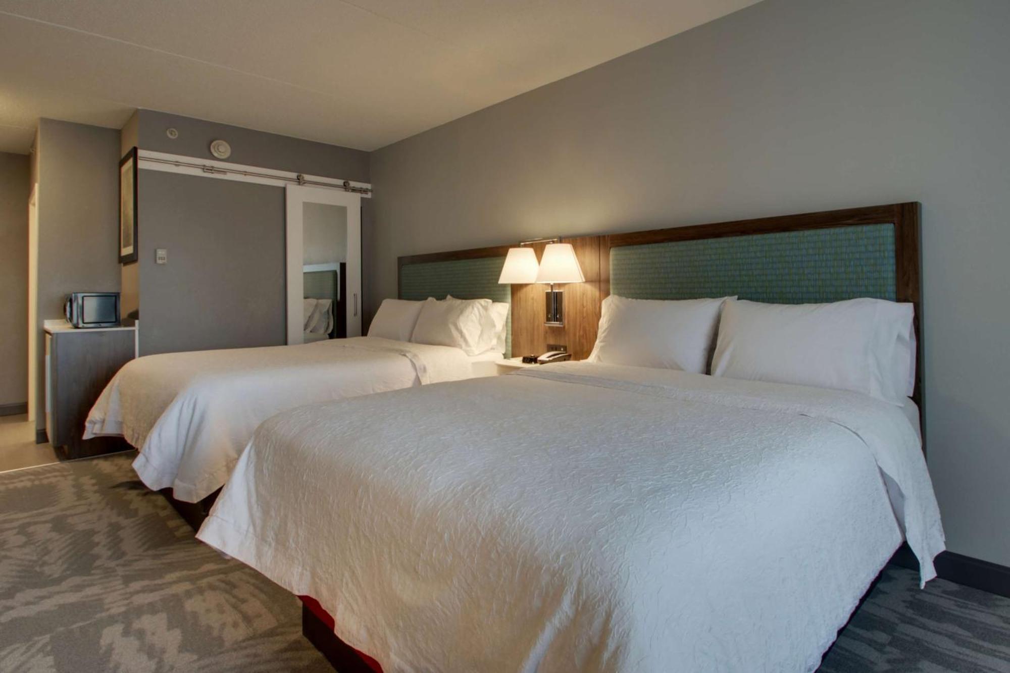 Hampton Inn & Suites Chicago/Орора Экстерьер фото