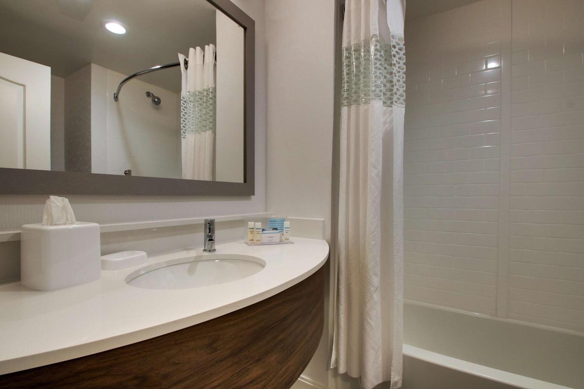 Hampton Inn & Suites Chicago/Орора Экстерьер фото