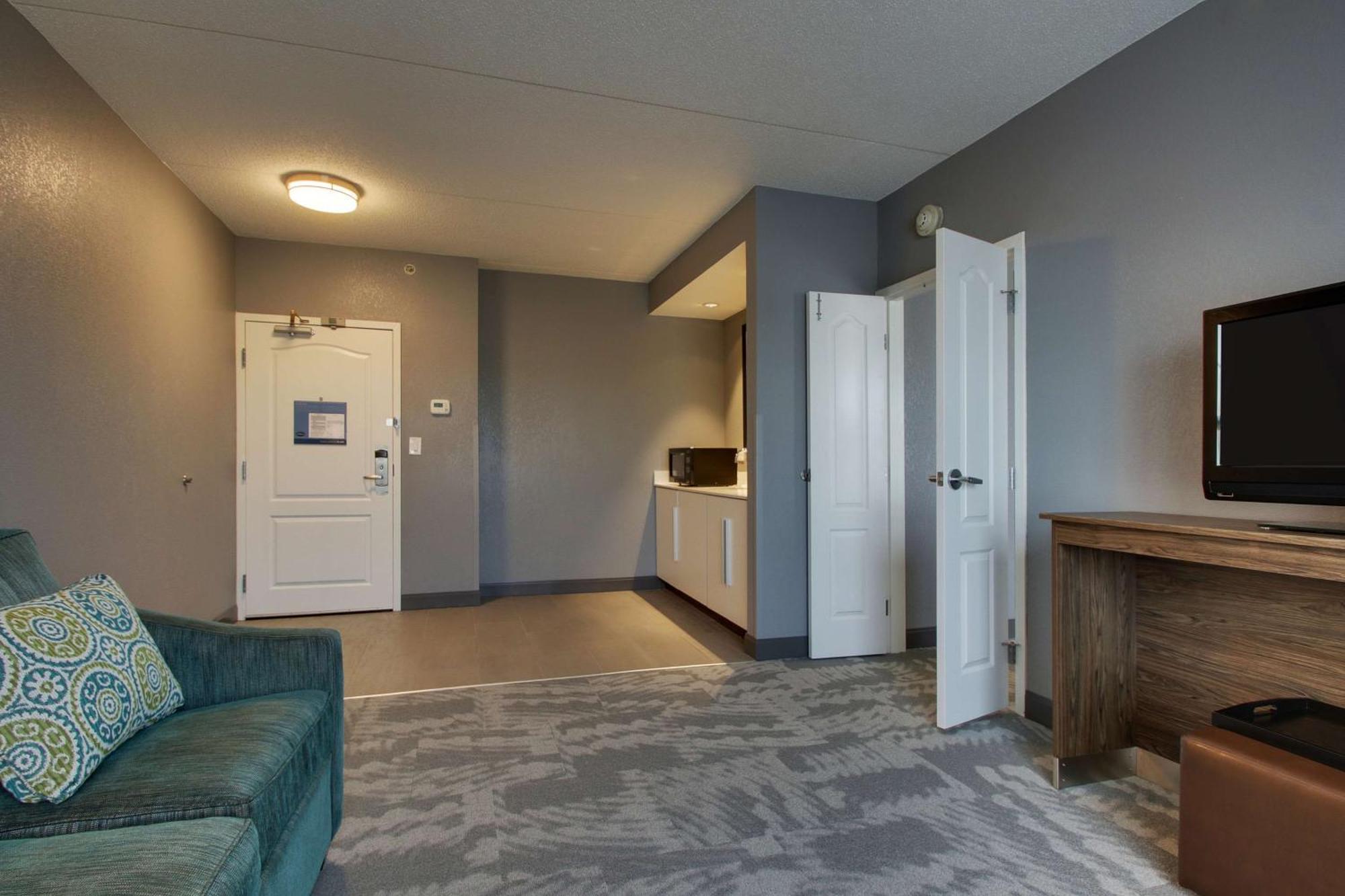 Hampton Inn & Suites Chicago/Орора Экстерьер фото
