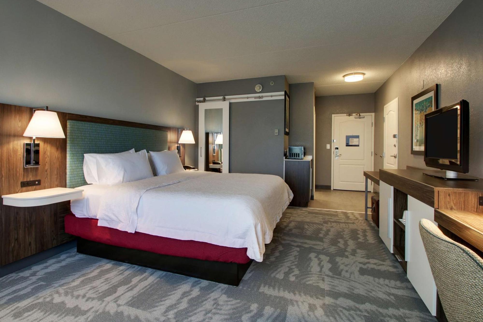 Hampton Inn & Suites Chicago/Орора Экстерьер фото