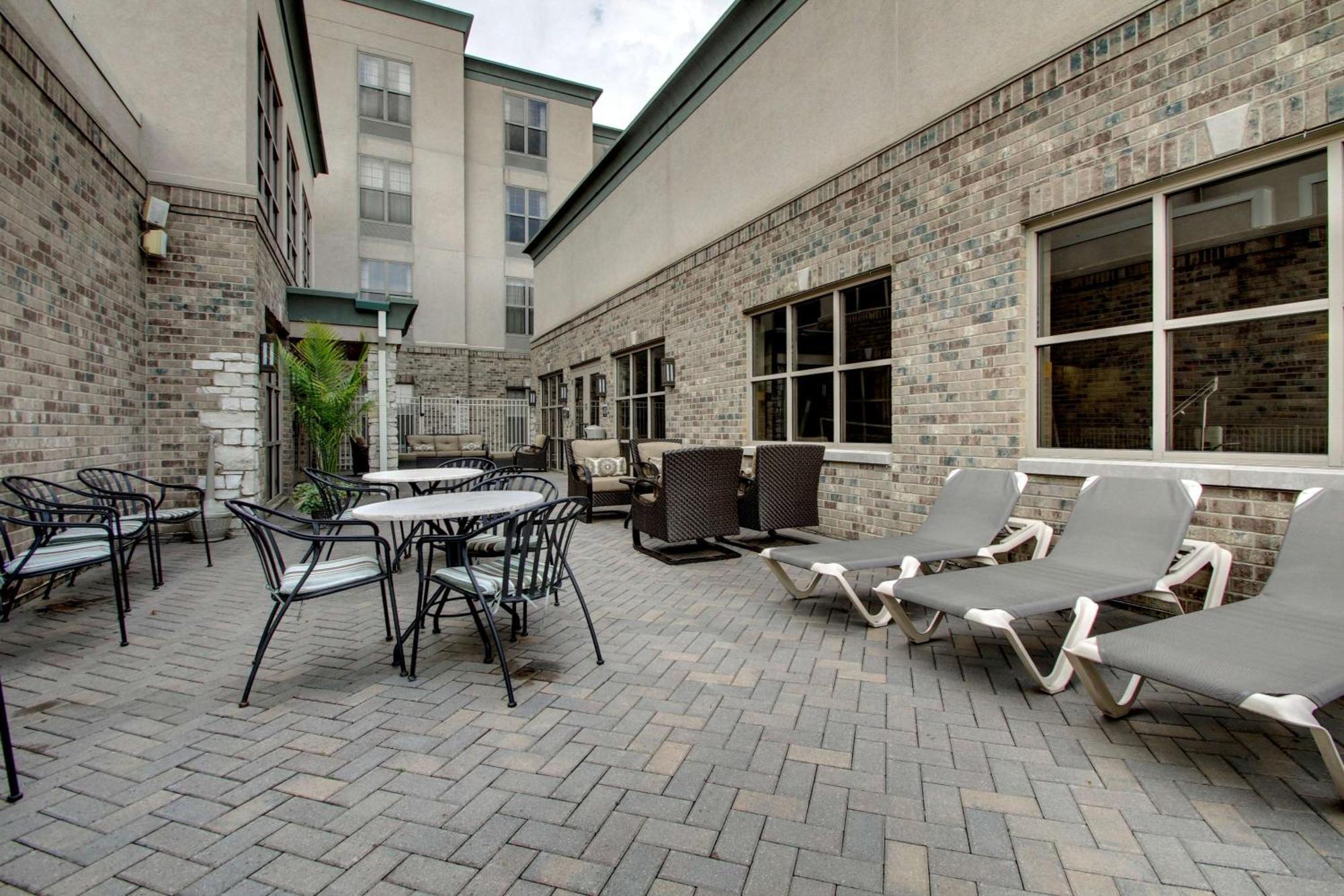Hampton Inn & Suites Chicago/Орора Экстерьер фото