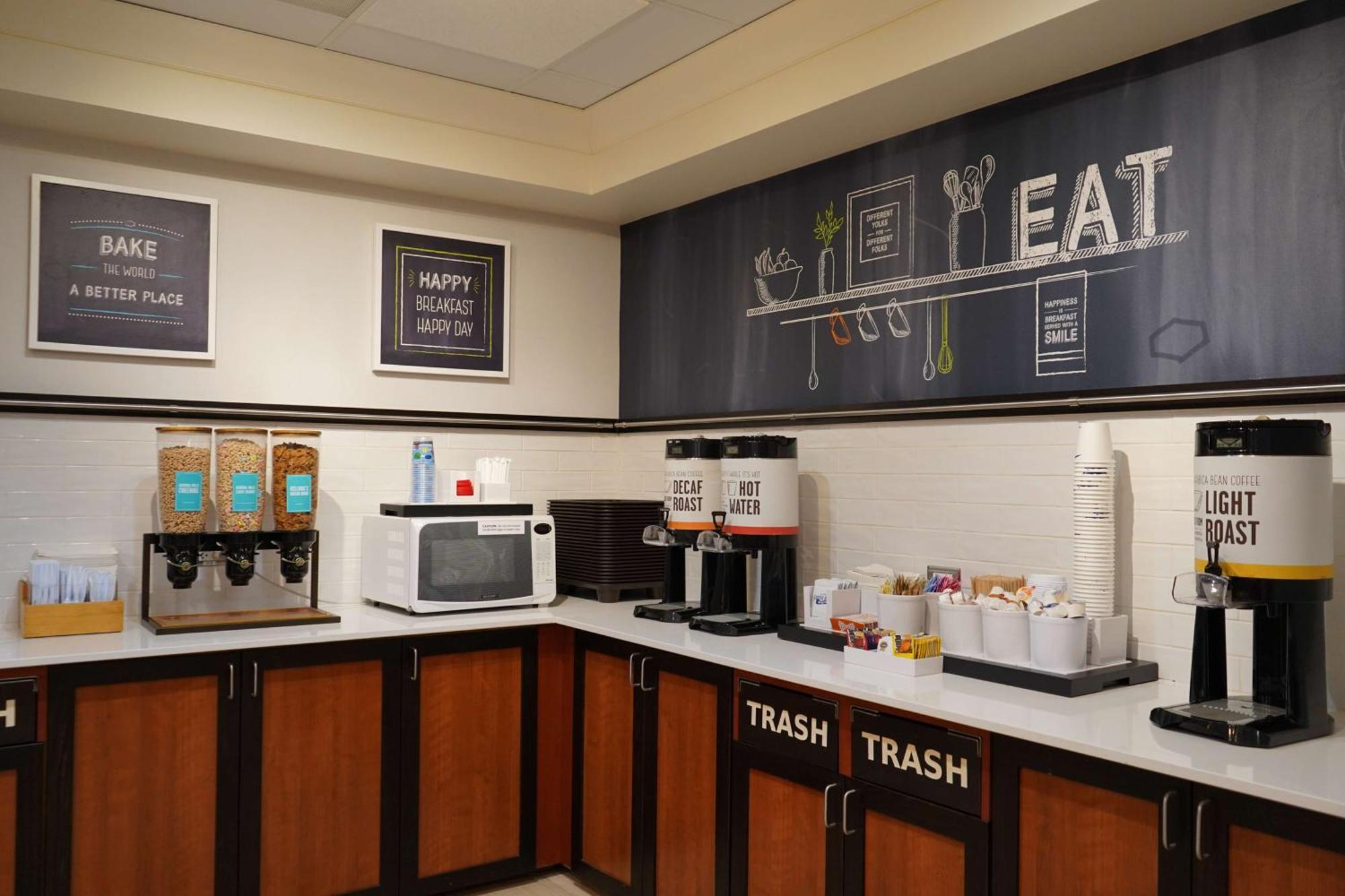 Hampton Inn & Suites Chicago/Орора Экстерьер фото