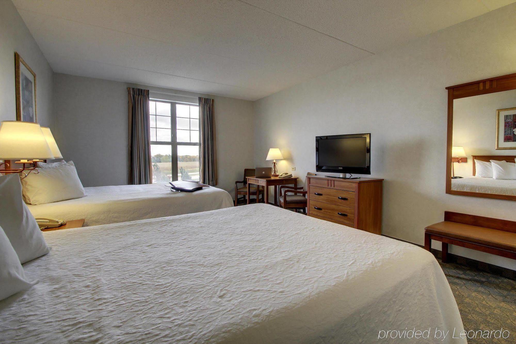 Hampton Inn & Suites Chicago/Орора Экстерьер фото