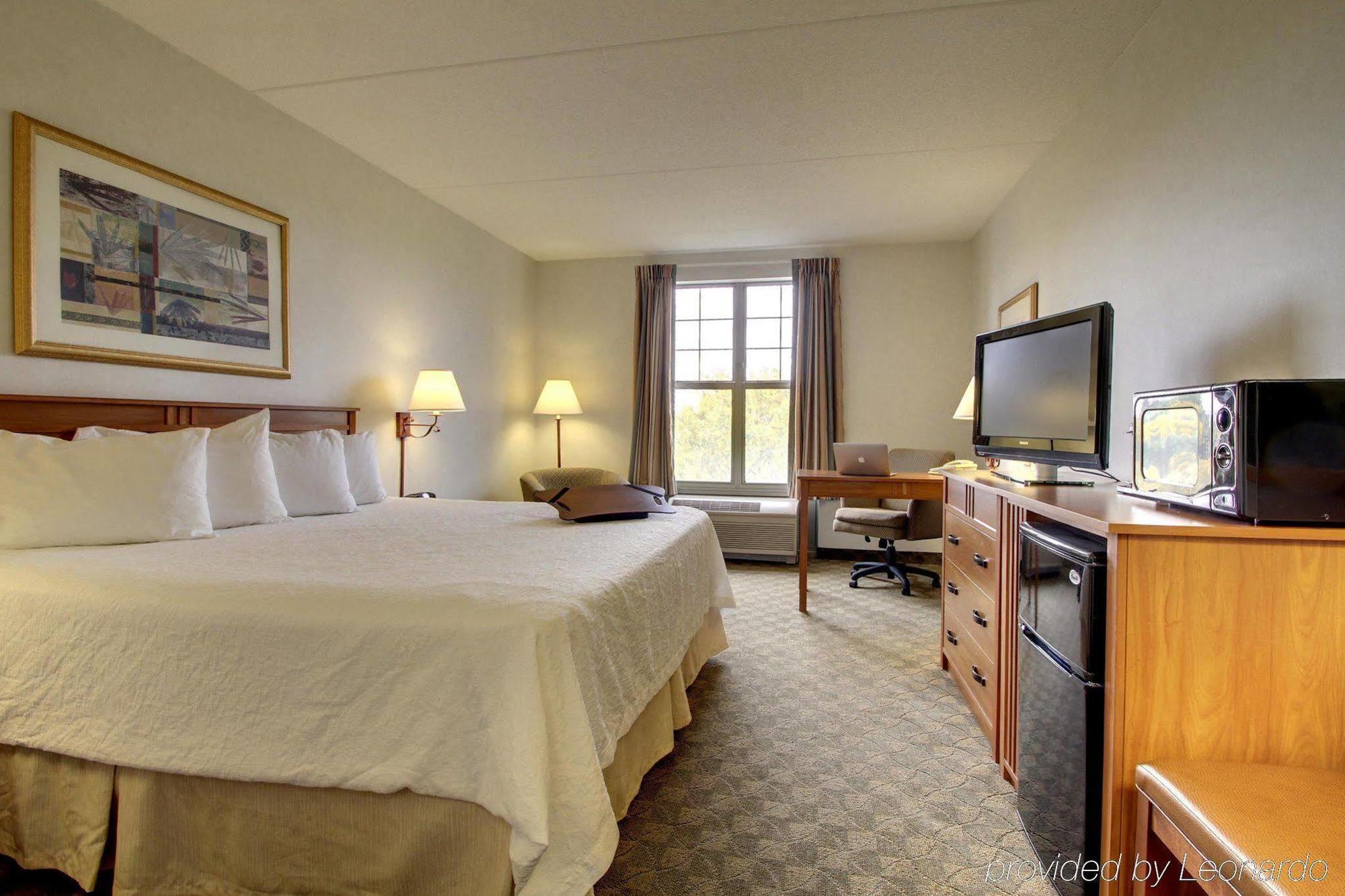 Hampton Inn & Suites Chicago/Орора Экстерьер фото