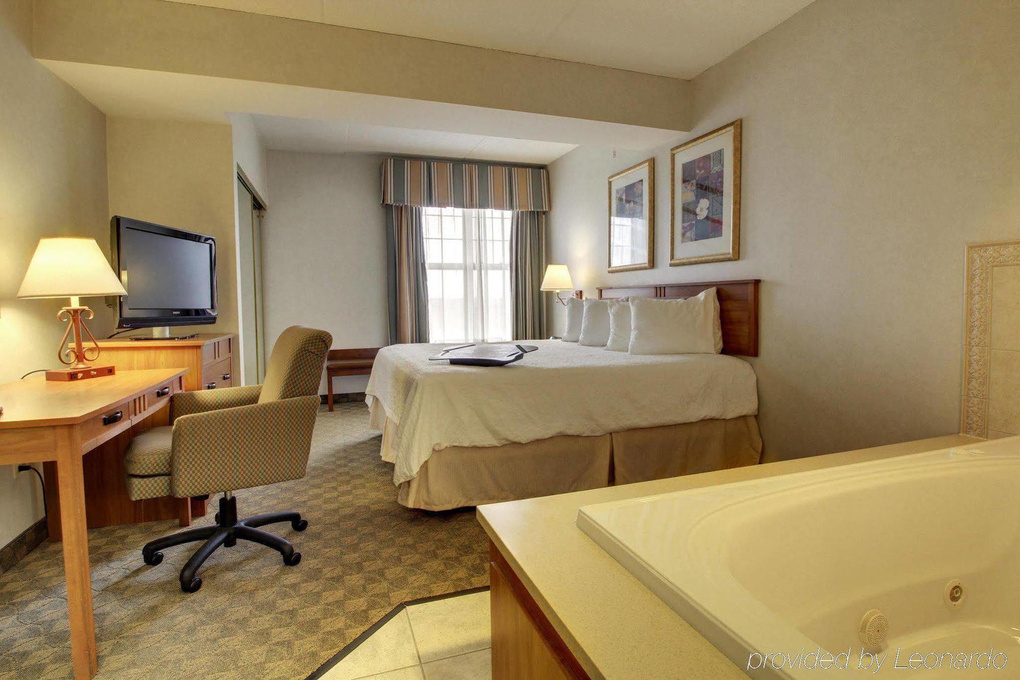 Hampton Inn & Suites Chicago/Орора Экстерьер фото