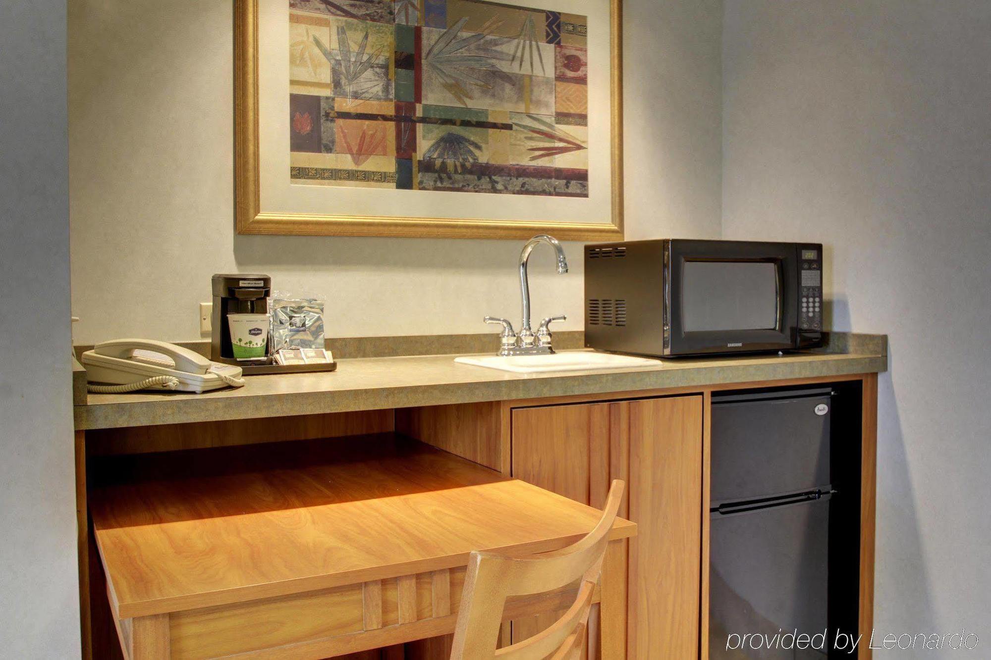 Hampton Inn & Suites Chicago/Орора Экстерьер фото