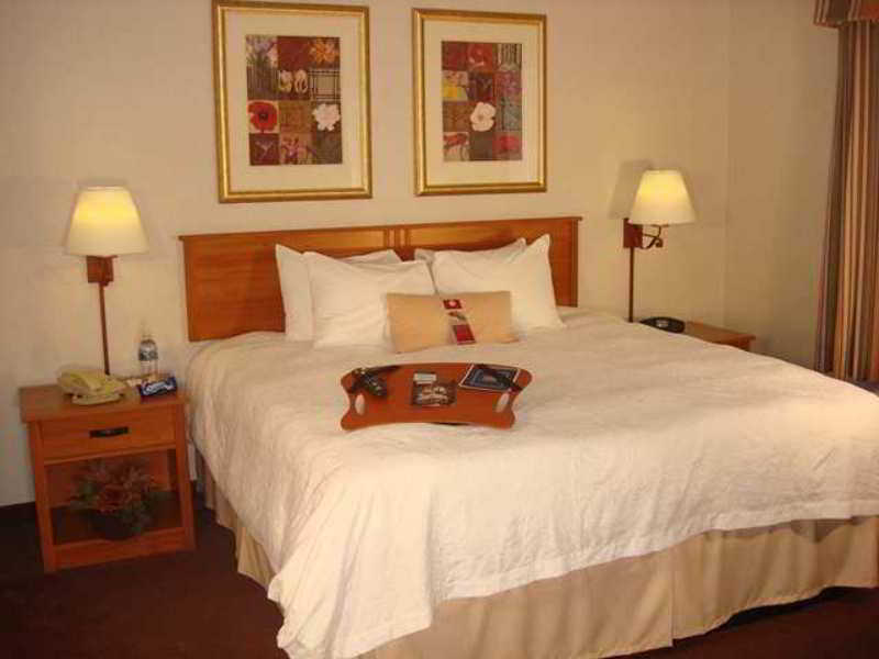 Hampton Inn & Suites Chicago/Орора Экстерьер фото