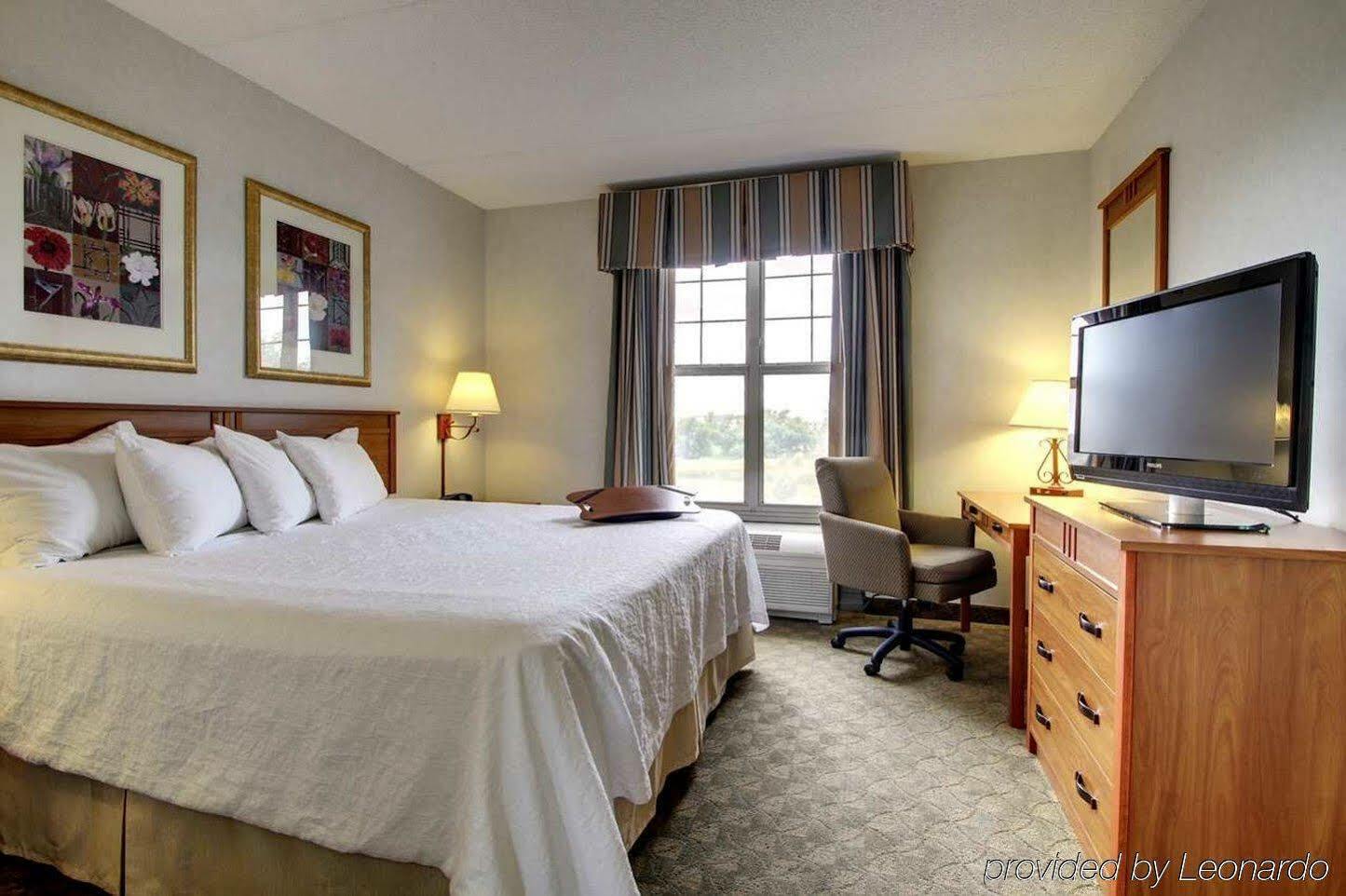Hampton Inn & Suites Chicago/Орора Экстерьер фото
